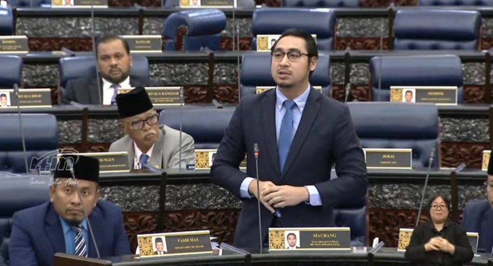 Wan Ahmad Fayhsal Wan Ahmad Kamal (PN-Machang) mahu tahu apakah pendirian atau dasar kerajaan mengenai konsert Coldplay termasuk penganjuran konsert lain bagi rakyat memahami keadaan semasa yang berlaku di Gaza.