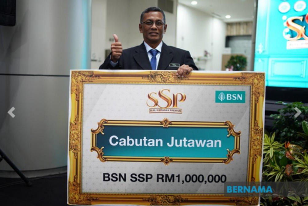 Rosli dinobatkan sebagai pemenang Cabutan Jutawan BSN SSP September 2023. - Foto Bernama