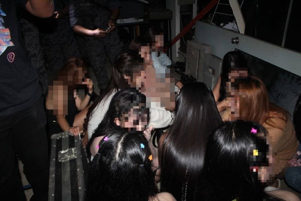 Antara wanita warga asing yang ditahan dalam serbuan yang diadakan pada malam Selasa.