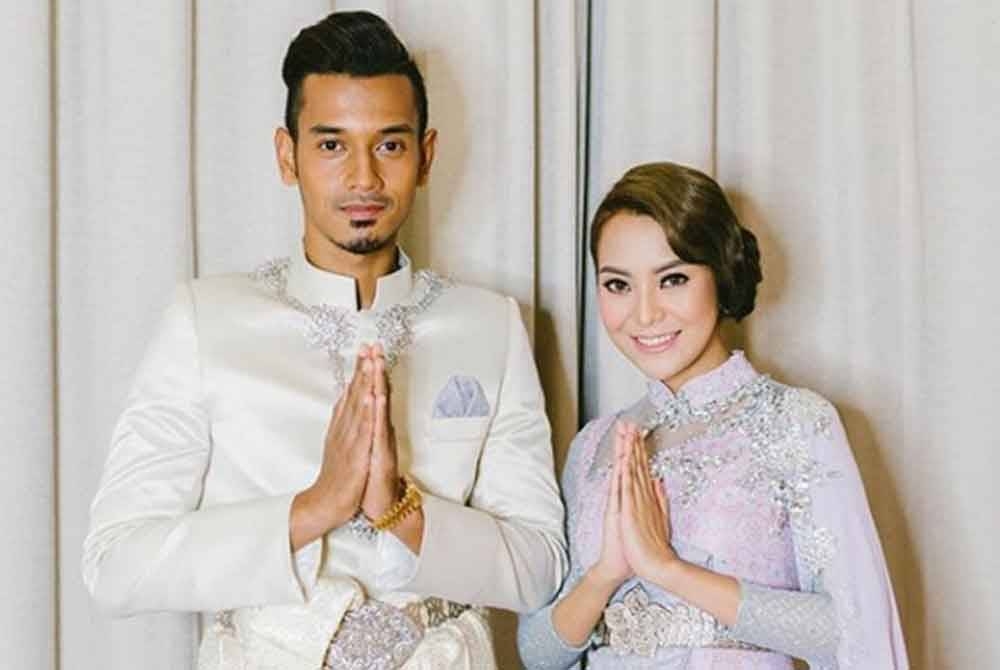 Mawar dan Raf lerai spekulasi perkahwinan mereka hari ini.