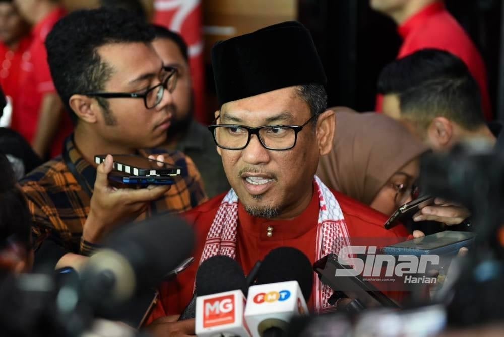 Ahmad Faizal ketika sidang media pada pembukaan Perhimpunan Agung Tahunan Armada dan Srikandi Bersatu kali keenam di IDCC, Shah Alam pada Khamis. - FOTO SINAR HARIAN / MOHD RAFIQ REDZUAN