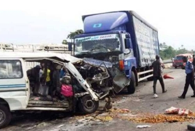 Kemalangan ngeri melibatkan sebuah trak yang membawa muatan berlebihan di Nigeria mengakibatkan seramai 25 orang terbunuh. - Foto BNN.network