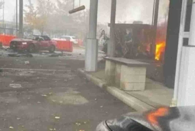 Dua maut manakala seorang pegawai Peronda Sempadan yang berada di pondok di tempat kejadian hanya cedera ringan.