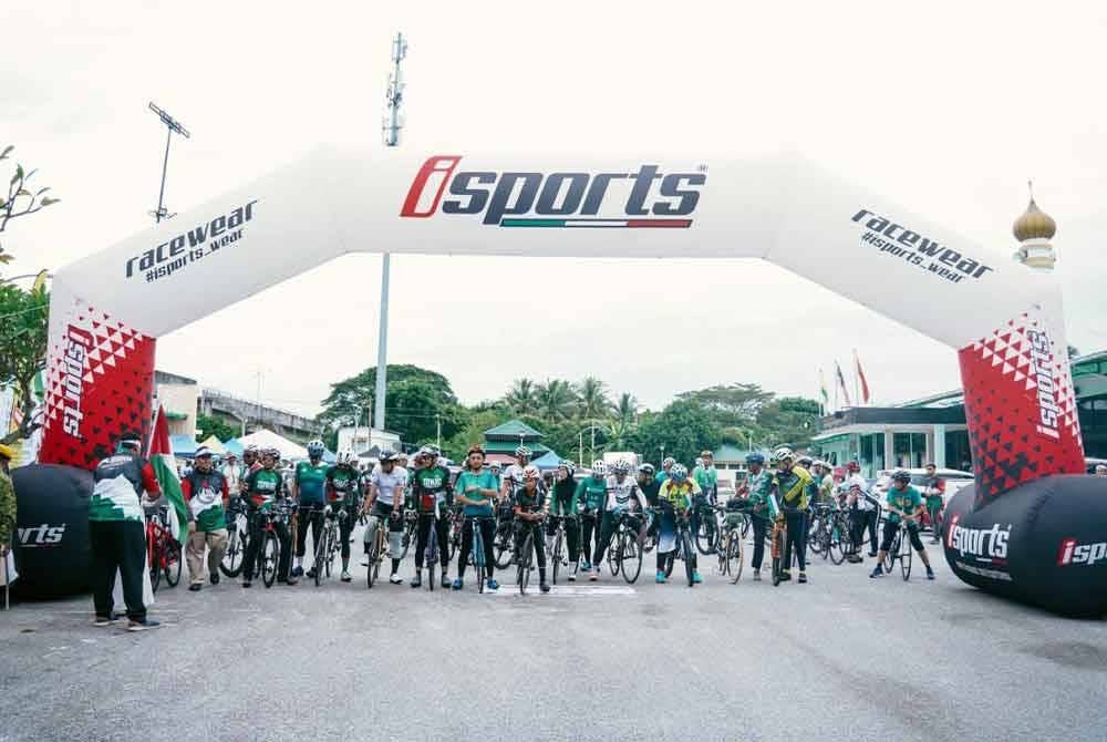 Seramai 100 peserta menyertai kayuhan amal sempena program Himpunan Solidariti Pembebasan Palestin di Masjid Sultanah Bahiyah.