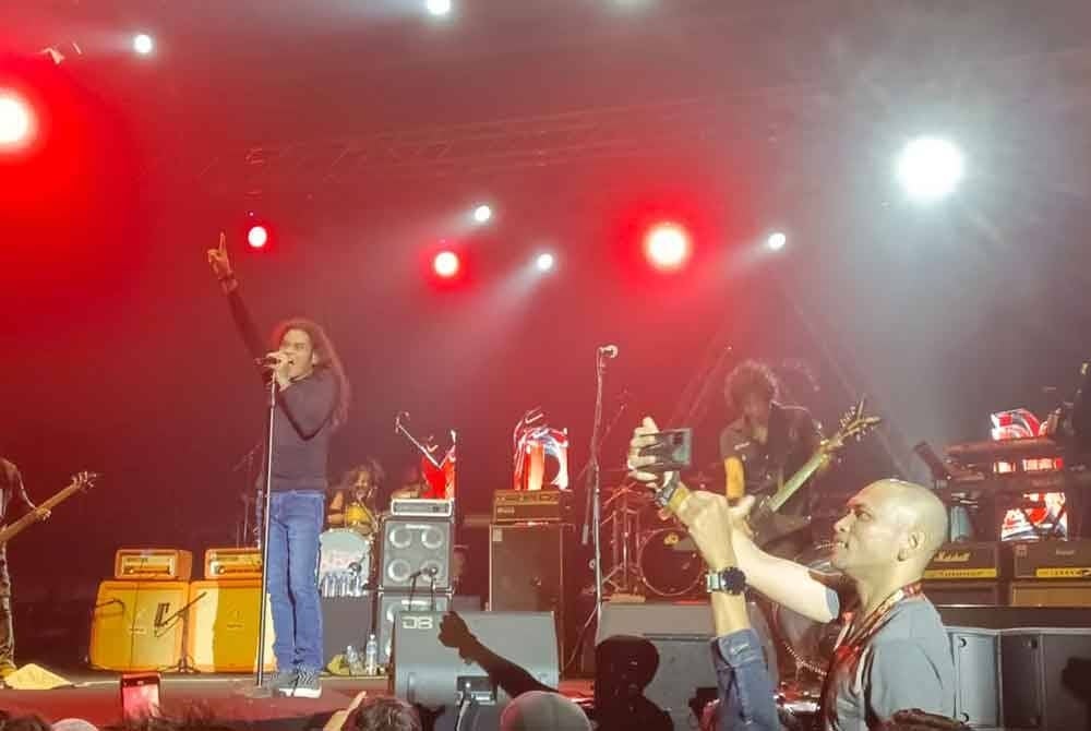 Persembahan kira-kira 40 minit daripada XPDC sebagai kumpulan jemputan untuk konsert Search Voyage of Asia di Johor.