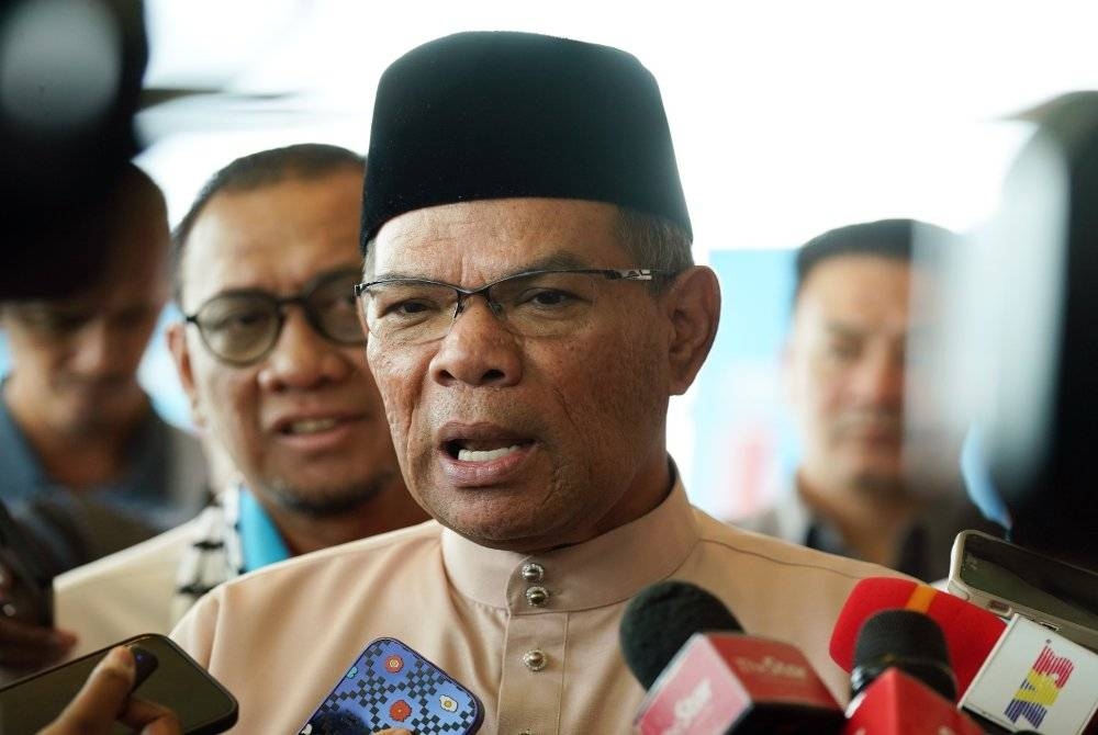 Saifuddin Nasution ketika sidang akhbar di PICC pada Ahad.