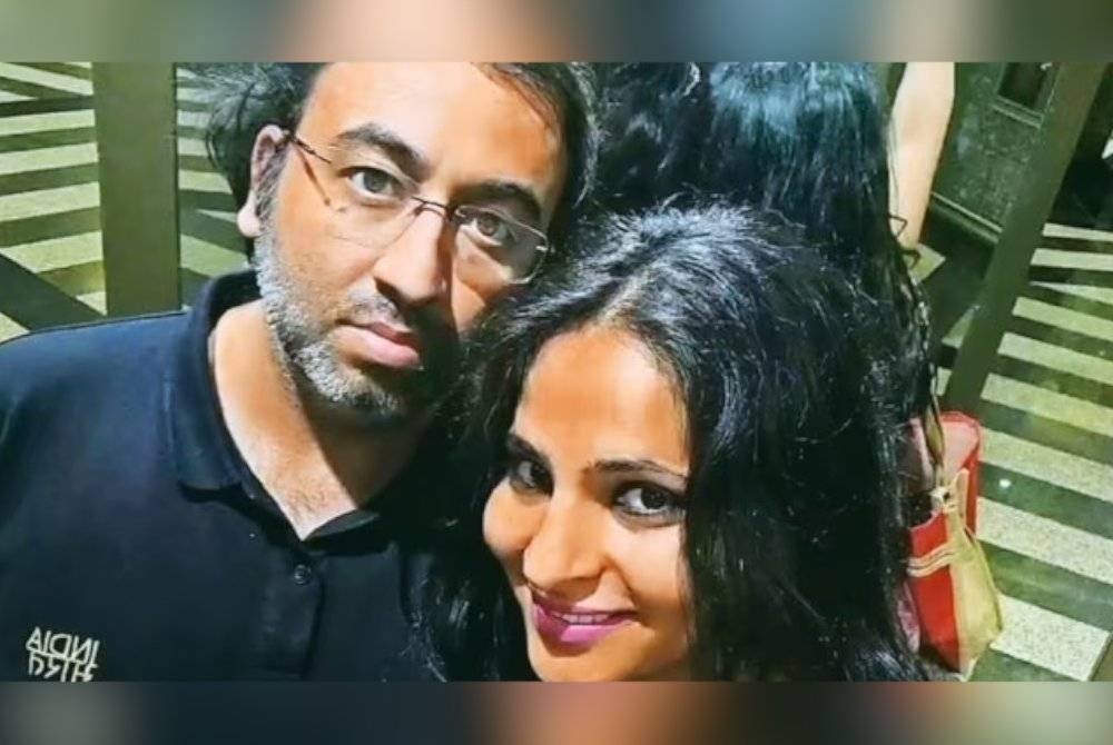 Nikhil Khanna (kiri) dan Renuka. - Foto Agensi