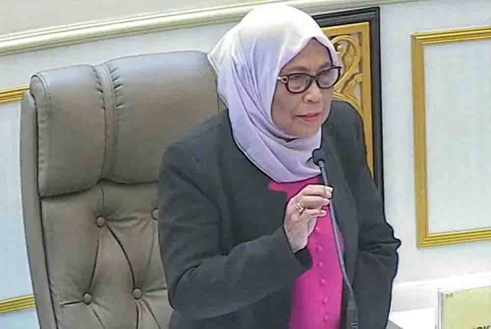 Kalsom ketika menjawab soalan tambahan pada Persidangan Ketiga (Bajet) Dewan Undangan Negeri (DUN) Melaka Yang Ke-15, di Seri Negeri, Ayer Keroh, di sini, pada Isnin.