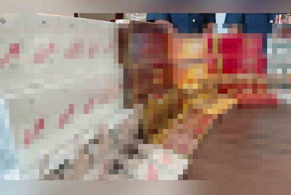 
Lebih 2 juta batang rokok dirampas dalam serbuan Cawangan Penguatkuasan JKDM Stese Taiping dan Lumut, minggu lalu.