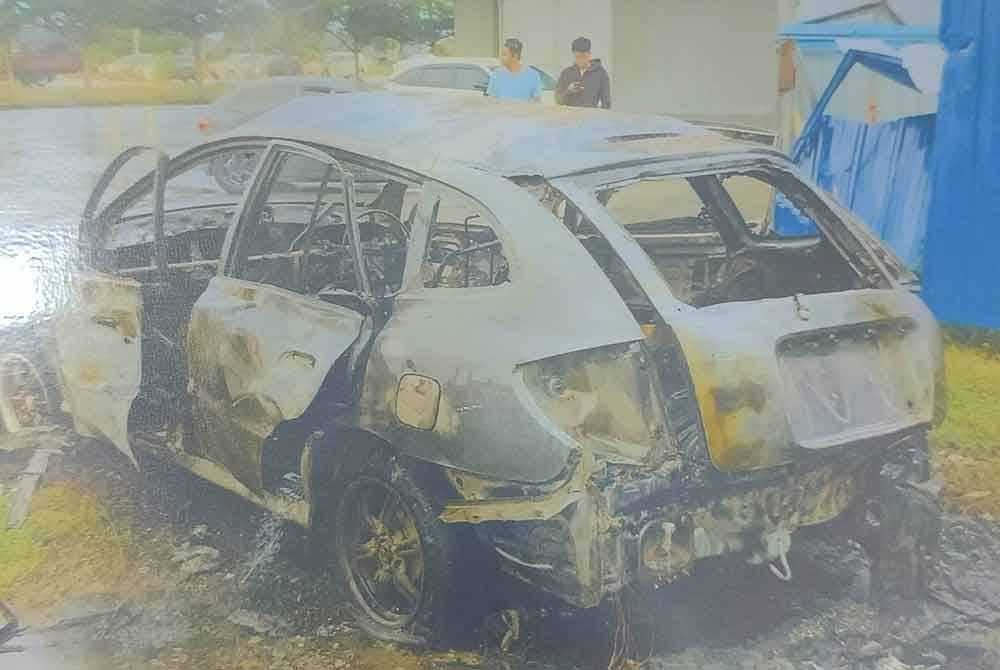 Gambar kereta yang dilarikan suspek yang ditemui musnah dipercayai dibakar.