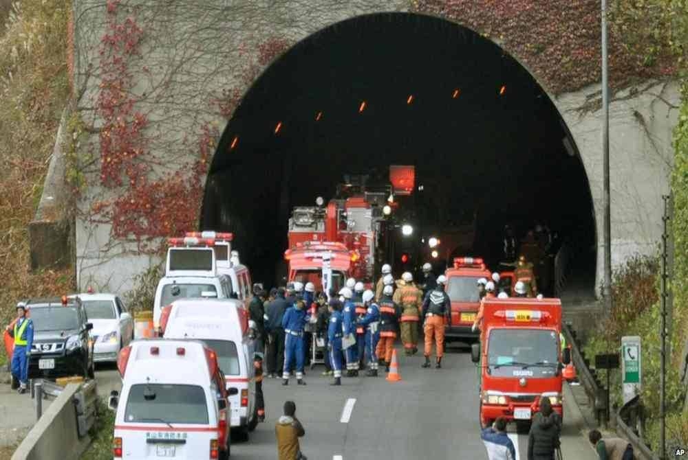 Terowong Sasago, Jepun. - Agensi