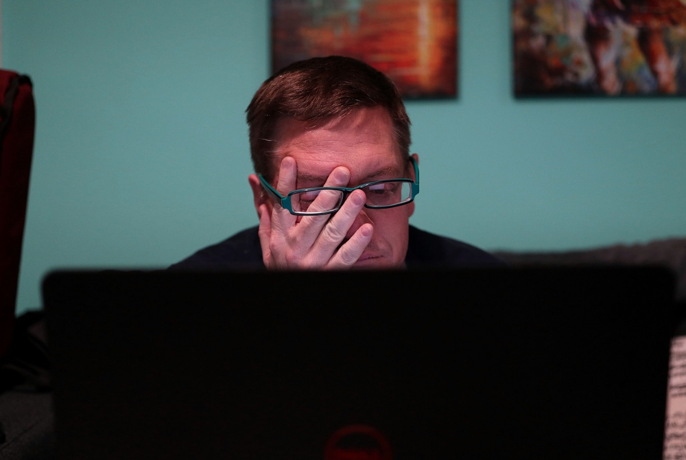 HILANG kemanisan beribadah, sukar menghafal dan malas beribadah antara kesan apabila seseorang terlalu banyak makan. -Gambar hiasan