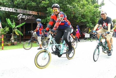 Peserta kayuhan basikal Moulton datang dari pelbagai negeri.