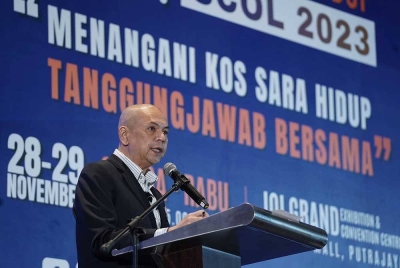 Armizan menyampaikan ucapan pada Majlis Perasmian Simposium Kos Sara Hidup (SCOL 2023) hari ini. - Foto Bernama