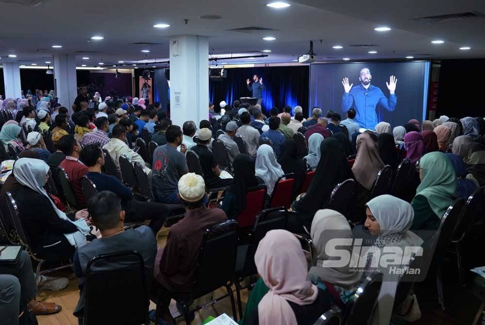 Orang ramai memenuhi Auditorium Kumpulan Karangkraf pada Rabu. - FOTO SINAR HARIAN/MOHD HALIM ABDUL WAHID