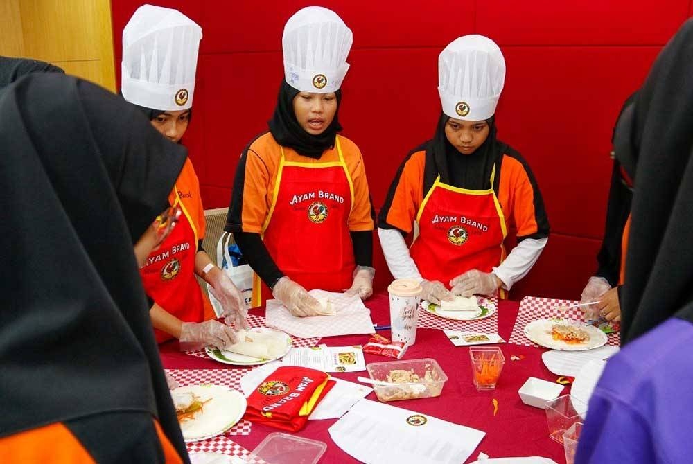 Menerusi bengkel berkenaan, kanak-kanak berpeluang untuk mempelajari cara membuat pilihan makanan yang lebih sihat.