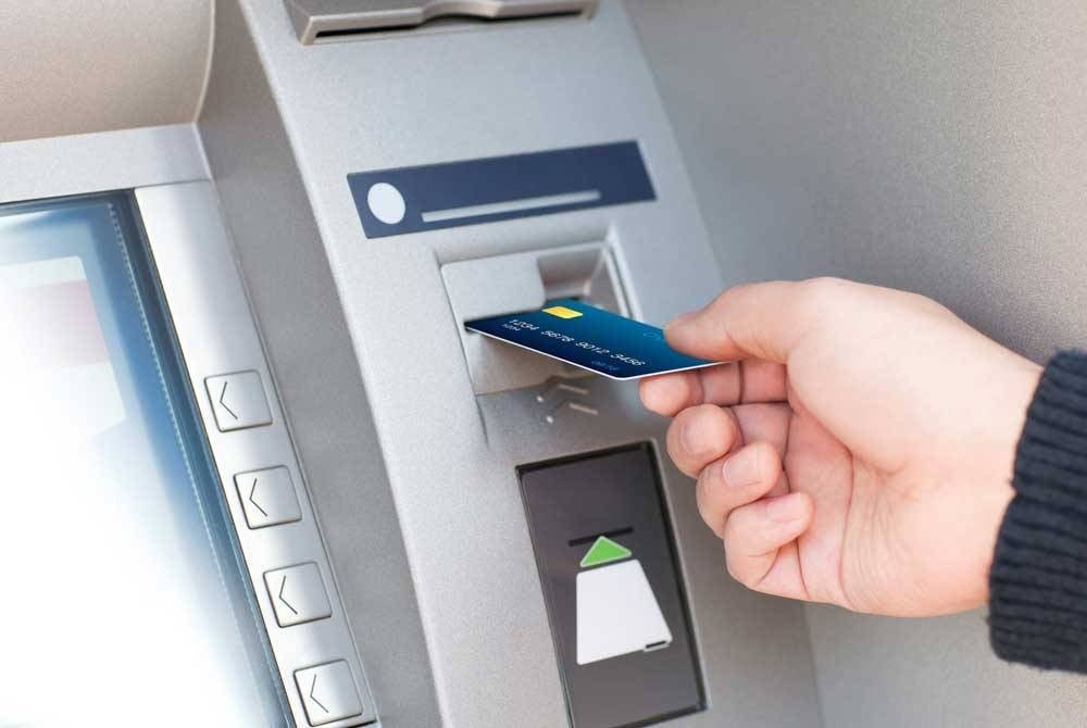 Antara kaedah agihan termasuk pengagihan menerusi e-baucar, e-dompet atau penyaluran tunai secara terus melalui akaun bank. - Foto hiasan 123RF