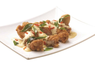 Hidangan Grilled Butter Chicken disempurnakan dengan limpahan sos mentega yang memukau boleh didapati di TCRS bermula sekarang hingga 21 Januari 2024.