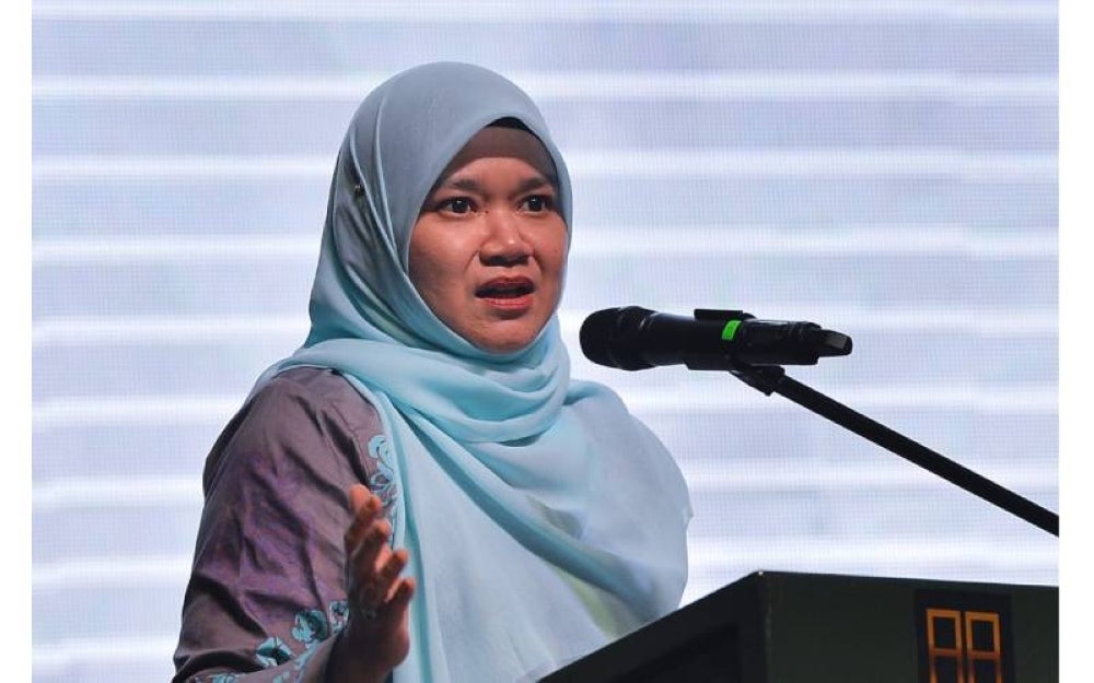 DPD turut disusuli dengan pelaksanaan penambahbaikan kemudahan kelas hibrid di 110 buah institusi pendidikan terpilih melibatkan 550 buah bilik darjah.