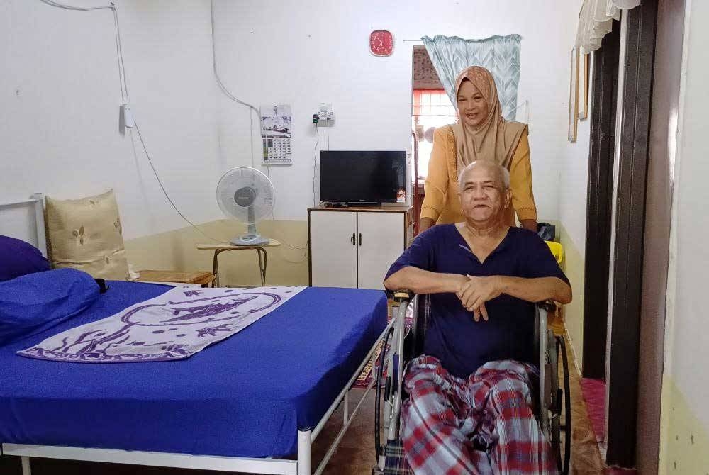 Fauziah amat memerlukan bantuan kerusi roda baharu memandang kemudahan sedia ada sering rosak.