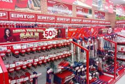 Jualan Mega Hujung Tahun EMTOP menawarkan potongan harga sebanyak 50 peratus melibatkan 100 alat perkakas.