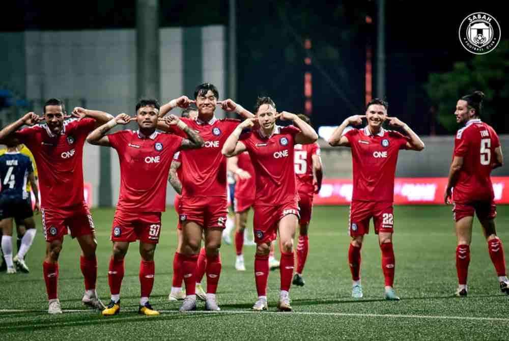Sabah meraih tiket ke separuh akhir zon ASEAN Piala AFC selepas menundukkan Hougang United dalam aksi di Stadium Jalan Besar.