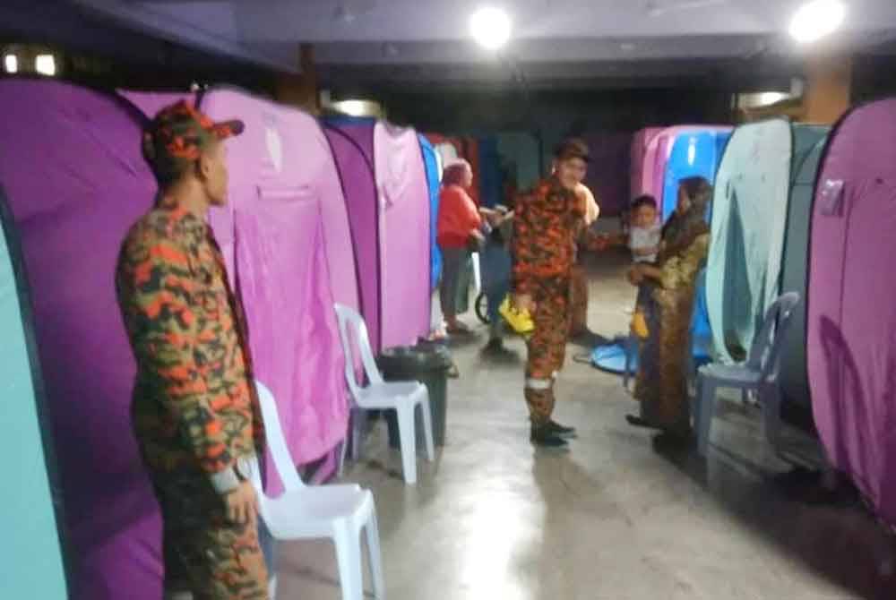 Dua buah PPS telah dibuka di Rantau Panjang yang menempatkan 381 mangsa bermula malam tadi.