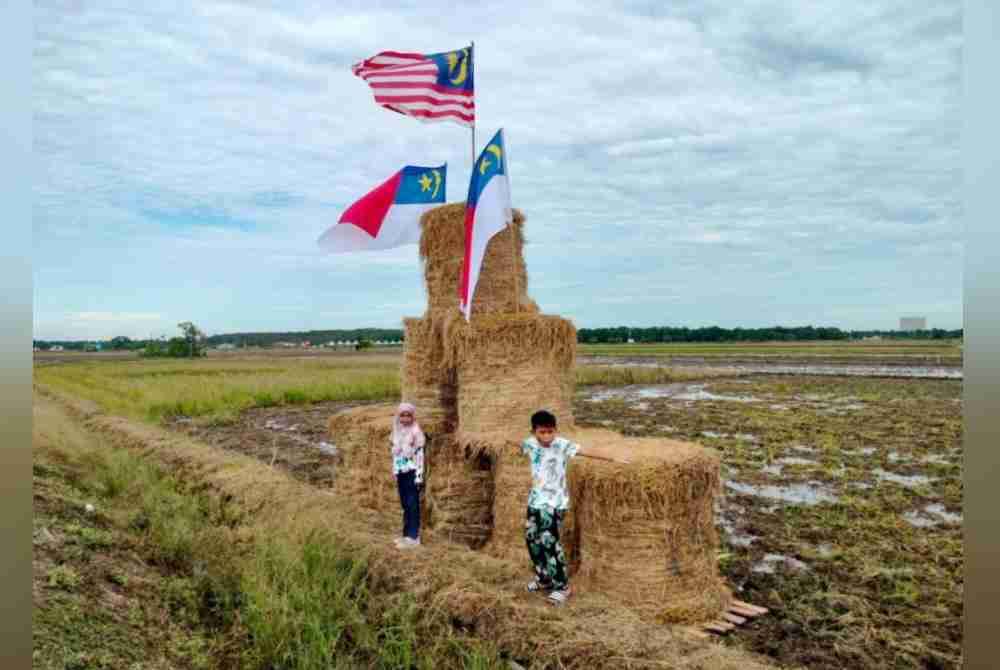Arca jerami padi yang terdapat pada Karnival D' Bendang Melaka di Kem Benteng Negara, Sungai Rambai di sini, pada Sabtu.