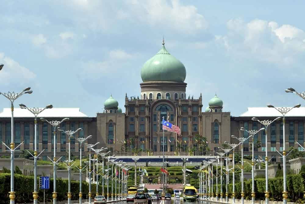 Menggunakan kaedah groupthink ini, Anwar dijangka melantik sekumpulan individu yang sealiran dan kesetiaannya tidak dipersoalkan ke dalam Kabinet baharunya nanti. - Gambar hiasan