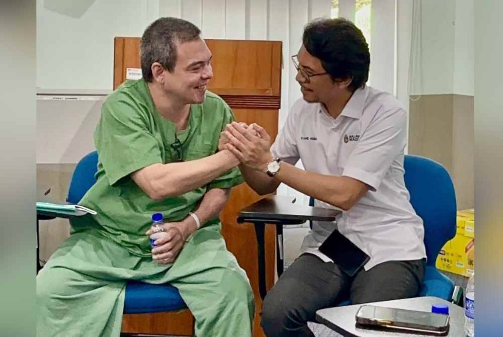 Kamil bertemu Yasin ketika lawatan ke Hospital Bahagia Ulu Kinta (HBUK), Tanjung Rambutan.