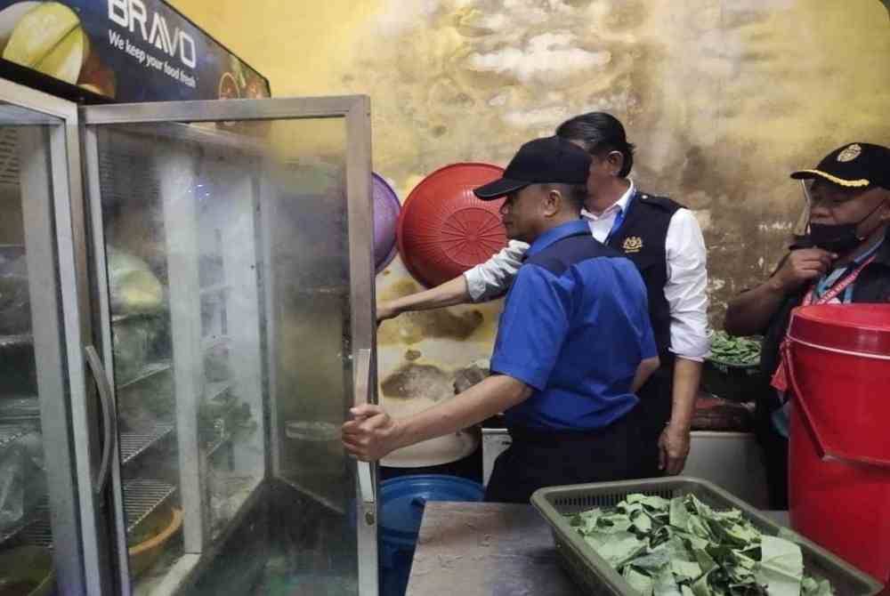 Pemeriksaan premis-premis makanan kotor dijalankan. - Foto fail Sinar Harian
