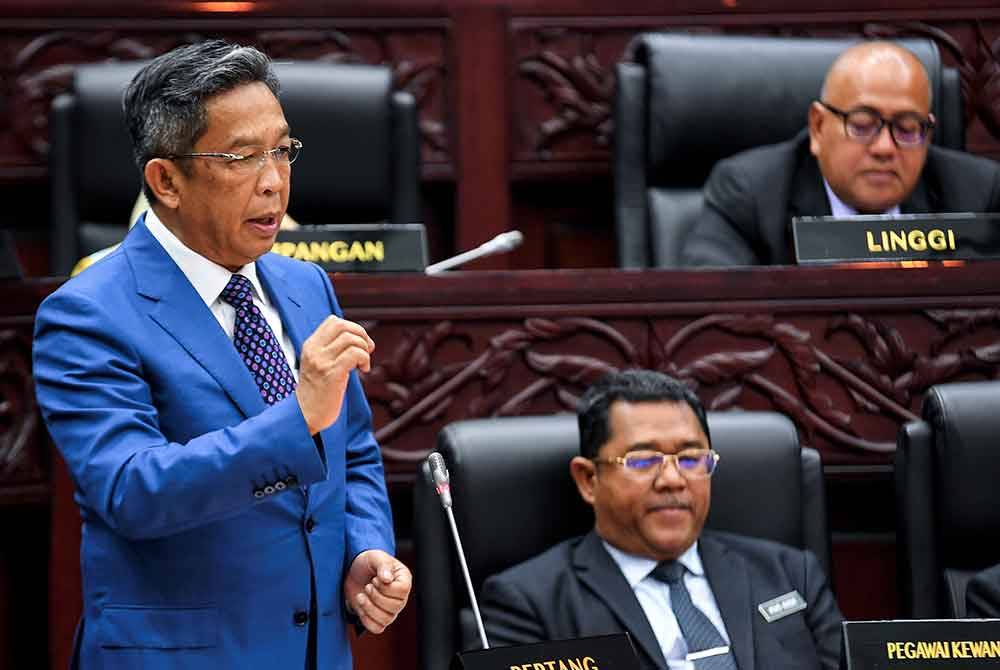 Jalaluddin ketika mengemukakan jawapan bagi sesi pertanyaan lisan pada Persidangan Ketiga Penggal Pertama DUN Negeri Sembilan ke-15, hari ini. - Foto Bernama