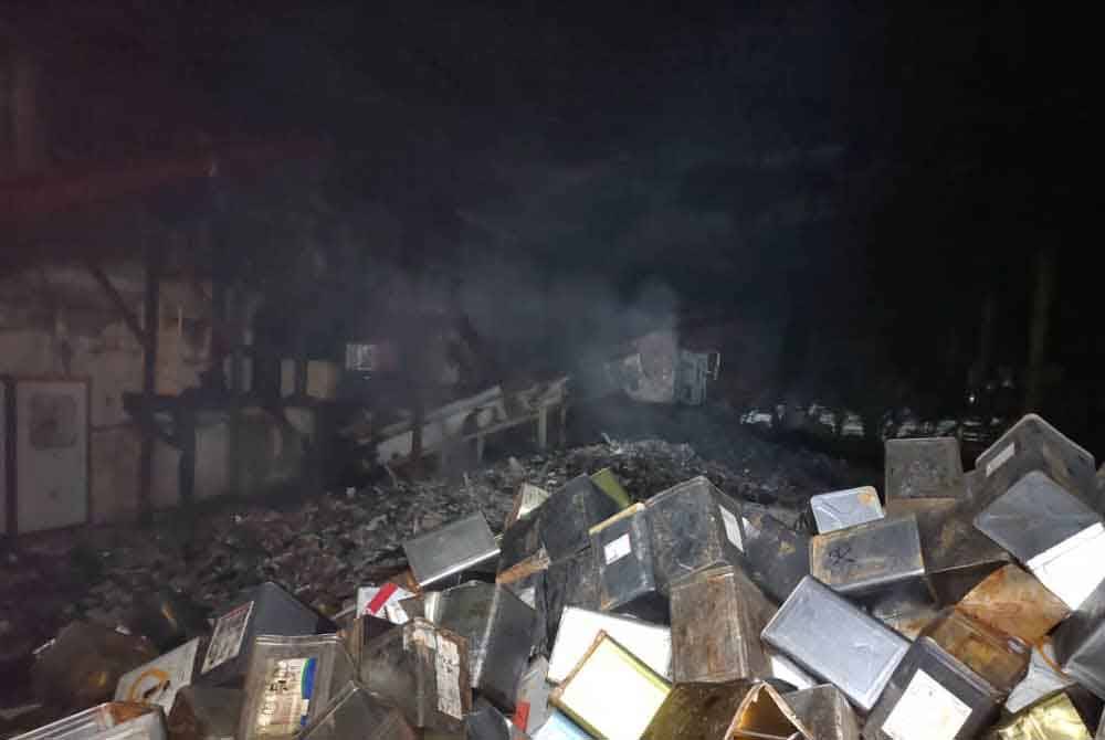 Operasi memadam kebakaran bermula Ahad masih diteruskan sehingga Selasa.