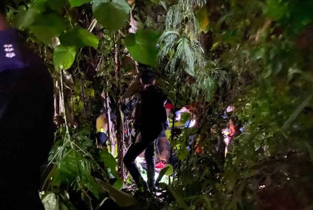 Lokasi Zayn Rayyan ditemui di anak sungai berhampiran kediamannya.