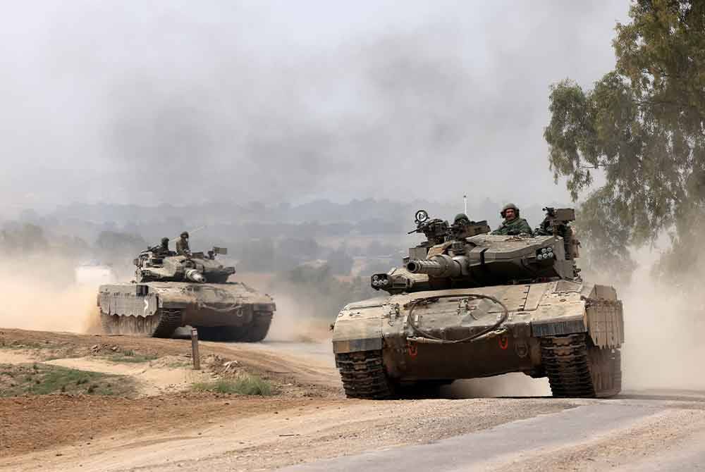 Konvoi kereta kebal milik rejim Zionis mara ke kawasan berdekatan selatan Gaza.