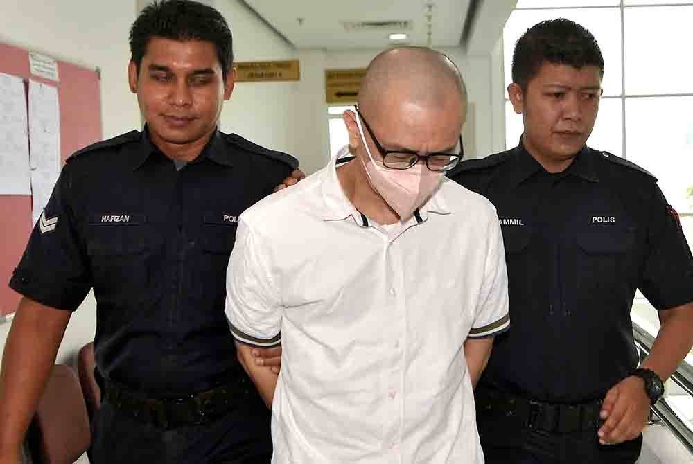 Yew Wei Liang (tengah) dihukum penjara 16 tahun oleh Mahkamah Tinggi di sini pada Khamis. - Foto: Bernama