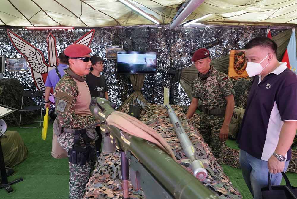 Pengunjung berpeluang melawat pameran aset-aset kerajaan. - Kredit Foto: Jabatan Penerangan Malaysia