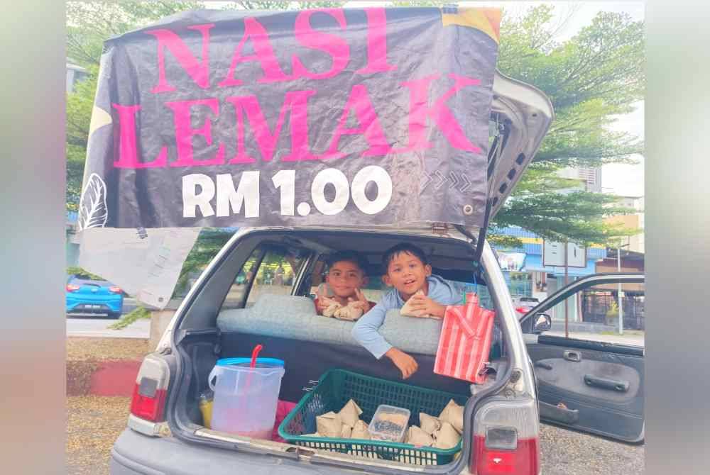 Bagi meneruskan kelangsungan hidup dan menampung sebahagian kos rawatan anak, Puteri Siti Noraishah dan suami, Che Amirul nekad menjual nasi lemak di kawasan Pasar Kok Lanas pada sebelah pagi dan di tepi jalan utama Kota Bharu pada waktu petang.