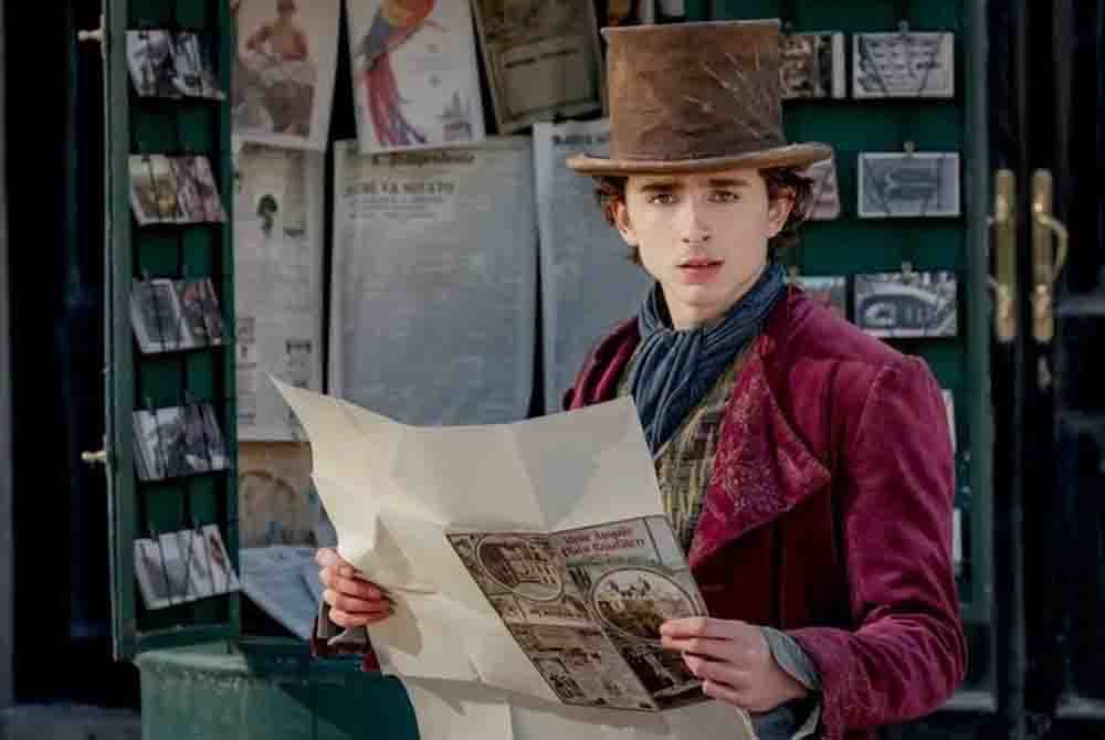 Timothée Chalamet tampil cemerlang sebagai Willy Wonka.
