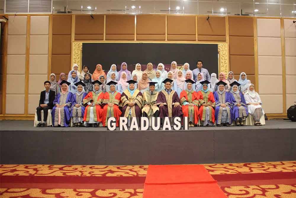 Majlis graduasi pelajar tingkatan lima SMK Seksyen 19 di Hotel De Palma, di Shah Alam pada Sabtu.