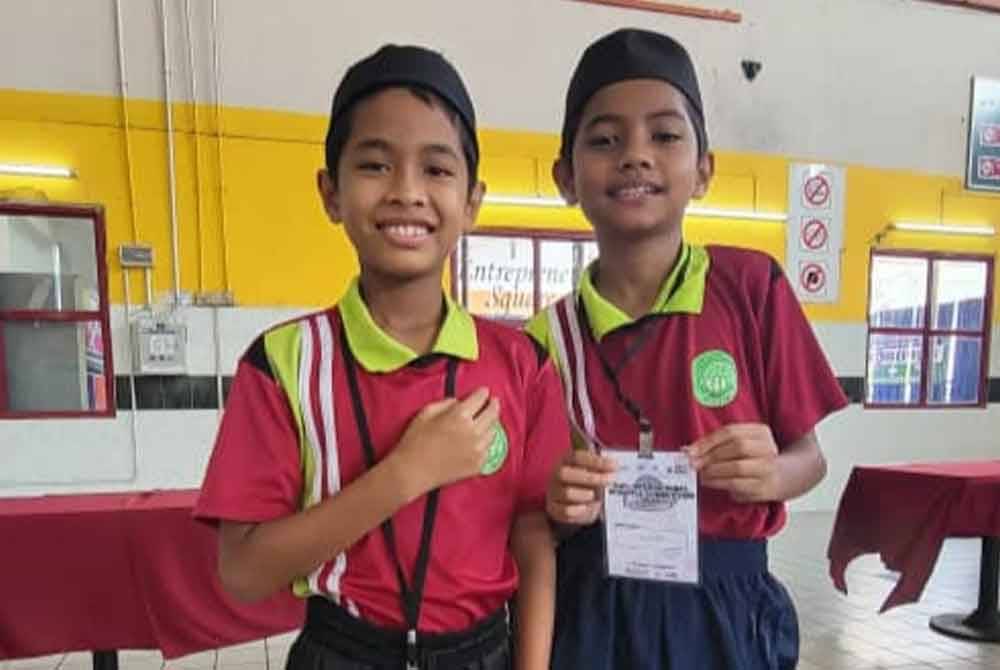 Muhammad Azimuddin (kiri) dan Akeef Daniel membawa nama Pahang ke Pertandingan Robattle Antarabangsa UniKL (UNRC) 2023.