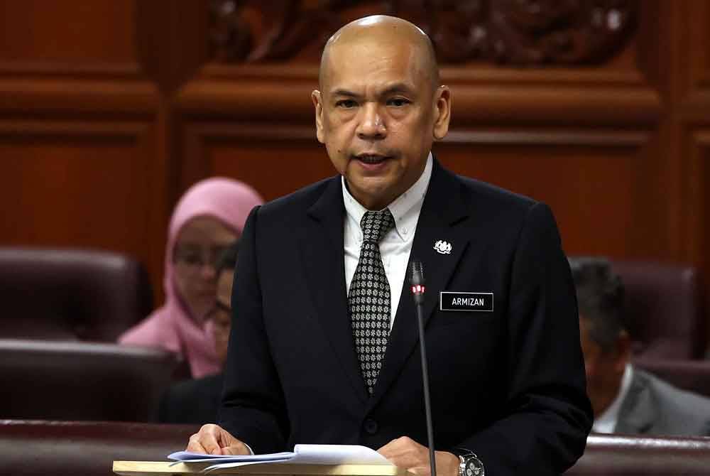 Armizan ketika menghadiri Sidang Dewan Negara di Bangunan Parlimen hari ini. - Foto: Bernama