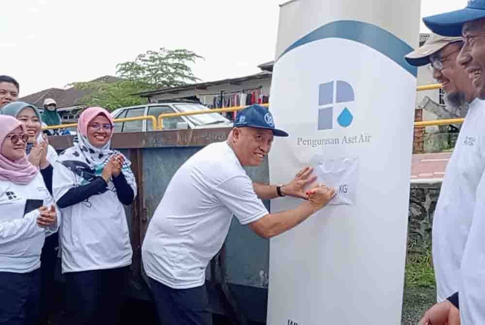 Zulkiflee menulis jumlah sampah yang berjaya dikutip oleh sukarelawan di kawasan hutan paya bakau di Kampung Sungai Melayu Iskandar Puteri pada Rabu.