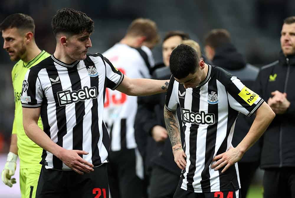 Reaksi pemain Newcastle selepas tersingkir dari saingan Liga Juara-Juara. - Foto EPA