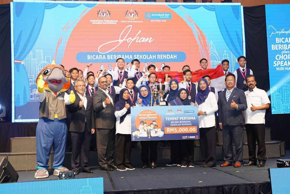 SK Sungai Berdaun muncul johan dalam Bicara Berirama kategori sekolah rendah.