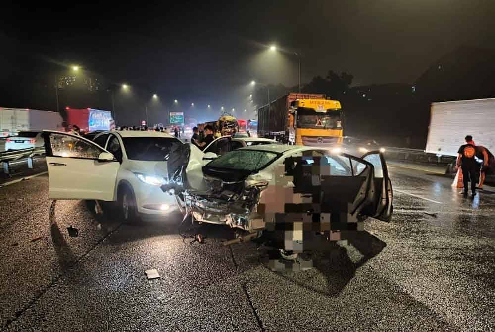 Antara yang terlibat dalam kemalangan melibatkan 10 kenderaan di Kilometer 457.9 Lebuhraya Lembah Klang Baru (NKVE) pada Rabu.