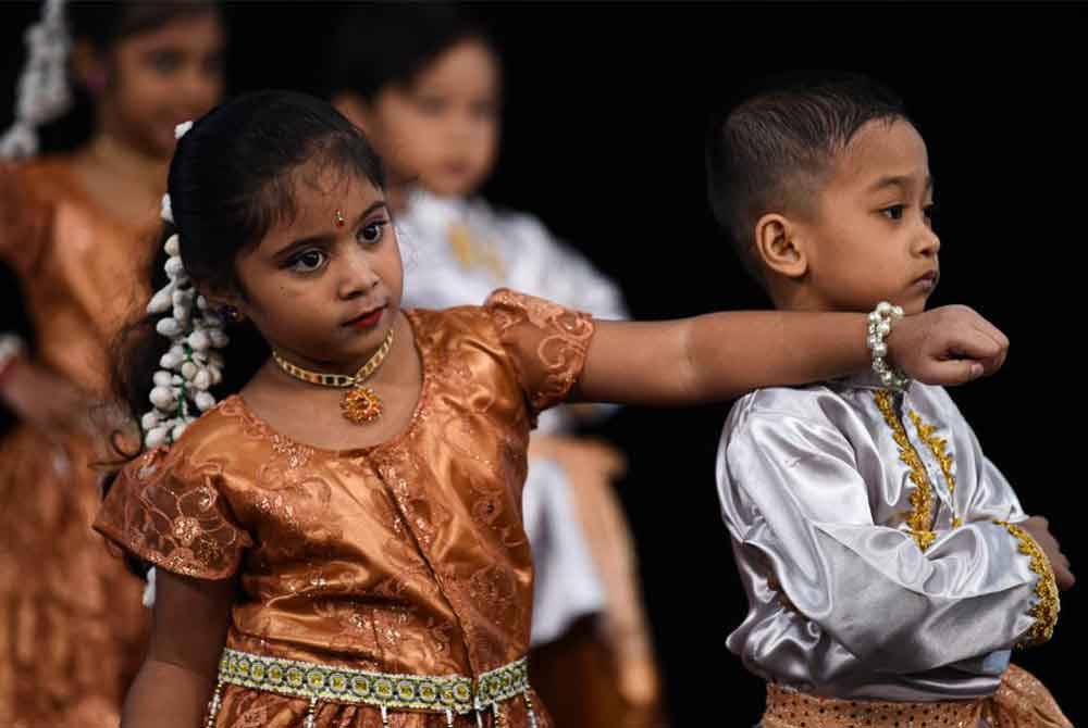 Murid tadika melakukan persembahan tarian di program Pentas Ceria Si Cilik Genius. Foto SINAR HARIAN / MOHD RAFIQ REDZUAN HAMZAH.