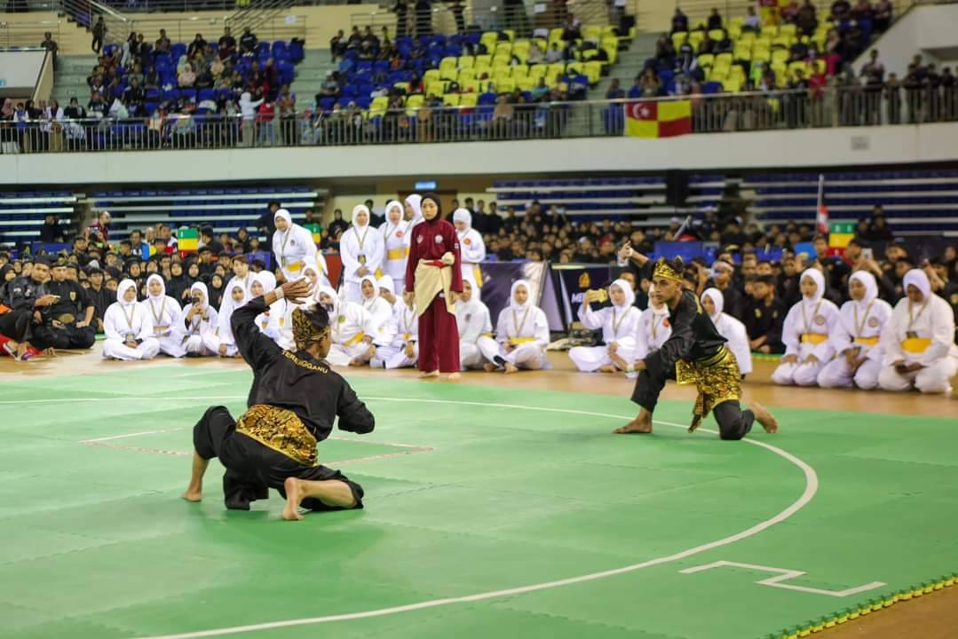 Aksi pesilat pada Karnival Silat Kebangsaan 2023. - Foto FB Hishamuddin Abdul Karim