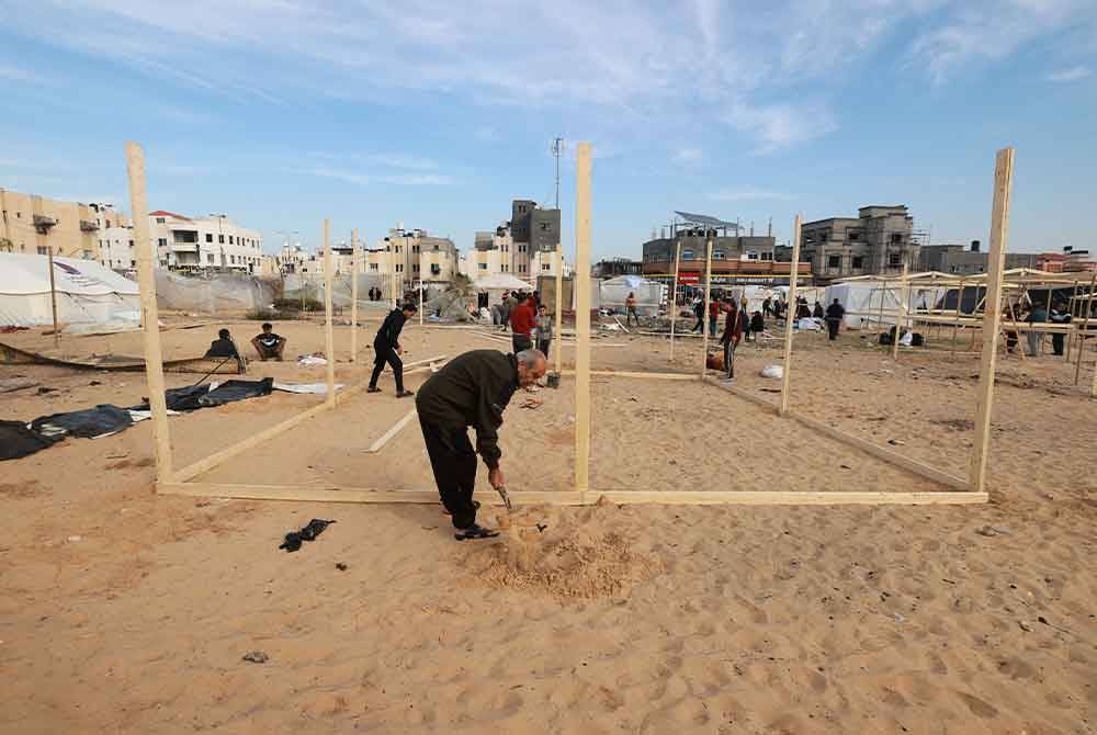 Penduduk Gaza mendirikan khemah di Tel al-Sultan di bahagian paling selatan Genting Gaza.