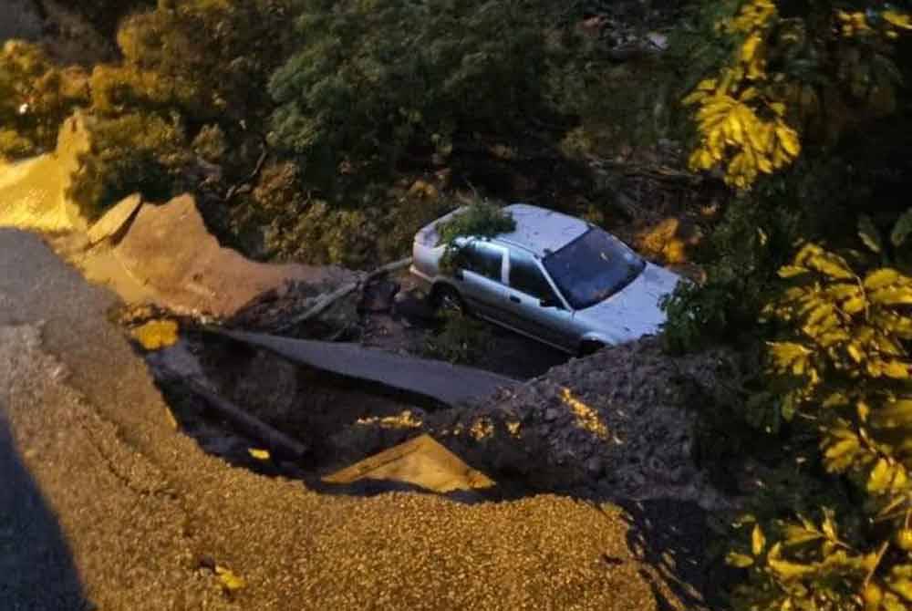 Sebanyak empat kenderaan turut terjejas namun tiada sebarang kecederaan dan kemalangan jiwa dilaporkan.